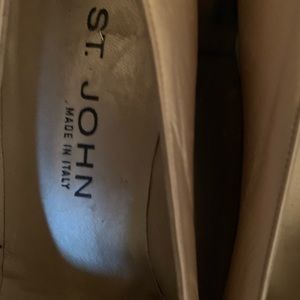St John gold pumps